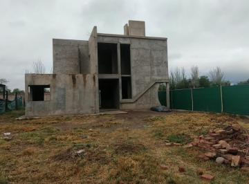 Casa · 190m² · 5 Ambientes · Casa en Venta en Sol Andino I