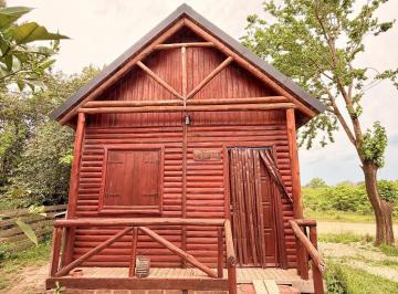 Casa · 35m² · 3 Ambientes · 1 Cochera · Cabaña en Venta Colón