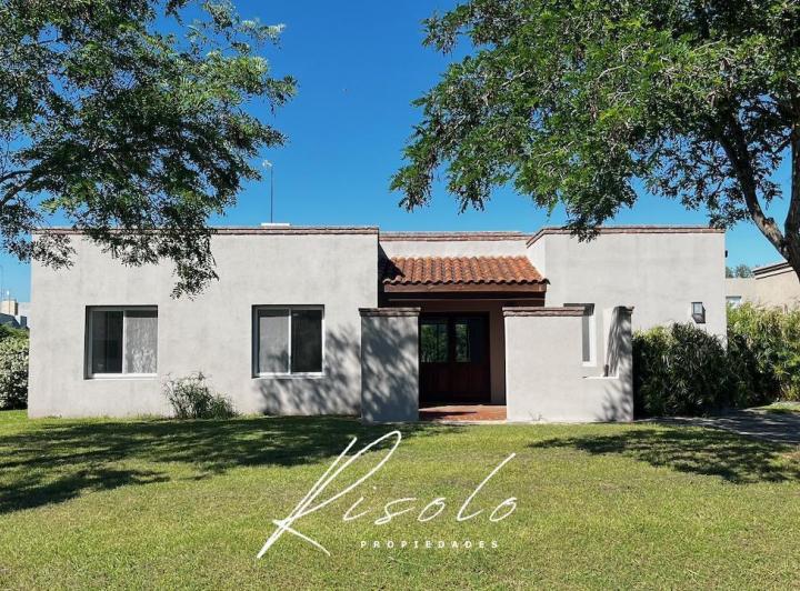Casa · 165m² · 5 Ambientes · 2 Cocheras