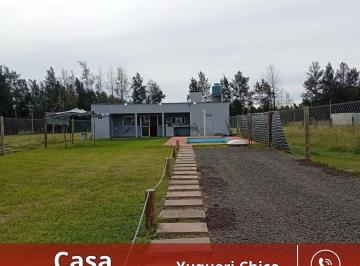 Casa · 458m² · 2 Ambientes · Quincho con Pileta
