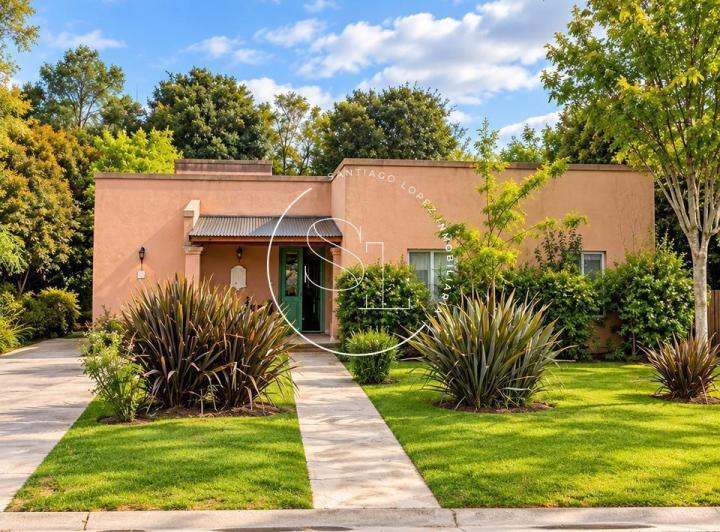 Casa · 181m² · 6 Ambientes · 2 Cocheras