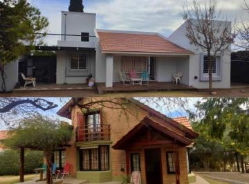 Casa · 164m² · 7 Ambientes · 2 Cocheras · Oportunidad de Inversión: Chalet + Casa Moderna en El Mismo Lote (B° Los Estribos)