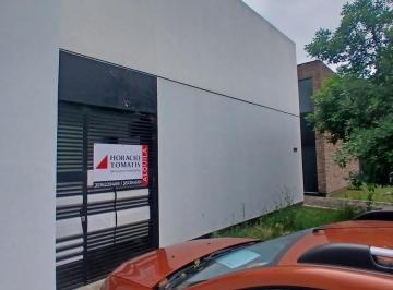 Casa · 75m² · 5 Ambientes · 1 Cochera · Alquilo Dúplex de 3 Dorm. con Patio y Cochera en Tablada Park