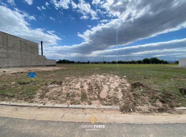 Terreno · 300m²