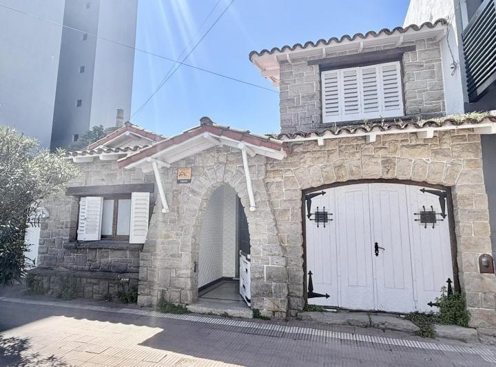 Casa · 129m² · 3 Ambientes · 1 Cochera