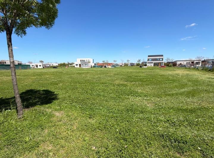 Terreno · 610m²