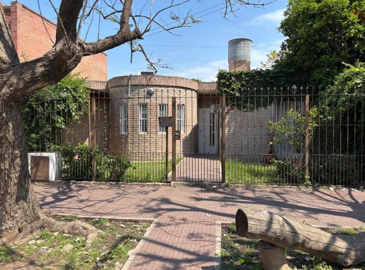 Casa · 100m² · 6 Ambientes · 1 Cochera