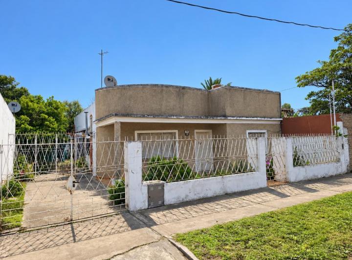 Casa · 92m² · 4 Ambientes · 1 Cochera