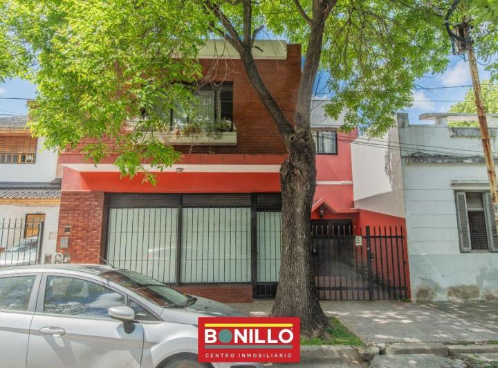 Casa · 184m² · 4 Ambientes · 1 Cochera