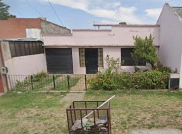Casa · 200m² · 1 Ambiente · Casa a Reciclar con Excelente Ubicación en Tolosa