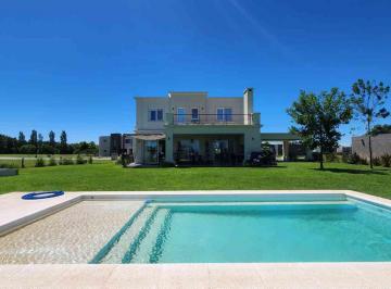 Casa · 298m² · 5 Ambientes · 1 Cochera · Alquiler Casa 3 Dorm. Area 60