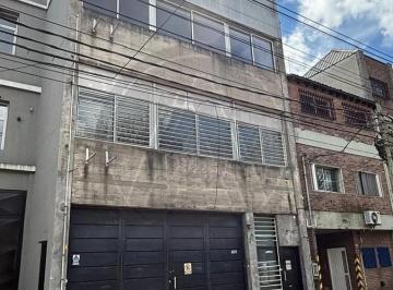 Depósito · 690m² · 1 Cochera · Depósito / Galpon con Oficinas 690 m² en Alquiler - Caseros - Tres de Febrero