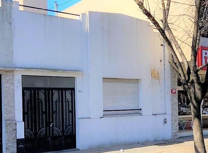 Casa · 253m² · 6 Ambientes · 1 Cochera