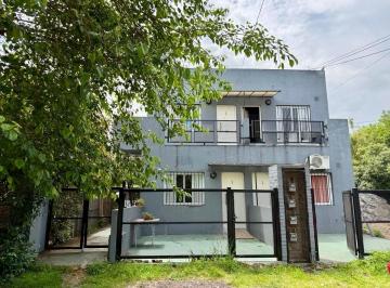 Casa · 300m² · 7 Ambientes · 4 Cocheras · Casa con 4 Deptos. en Venta
