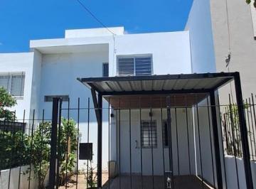 Casa · 100m² · 3 Ambientes · 1 Cochera · Dúplex 2 Dorm con Pileta a Mtrs del Jardín Botánico