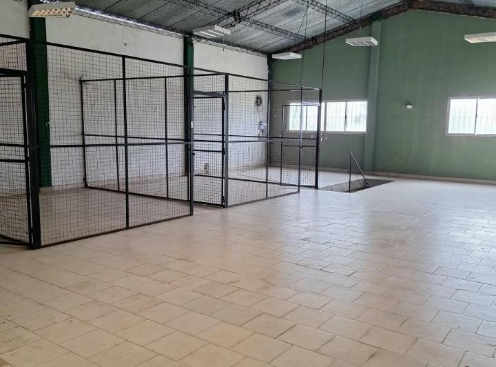 Depósito · 170m²