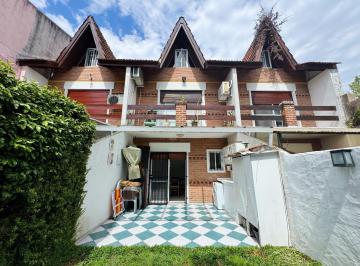 Casa · 140m² · 4 Ambientes · 1 Cochera · Duplex con Jardín y Cochera a La Venta en San Fernando