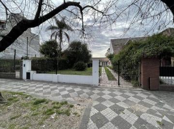 Casa de 4 ambientes, Esteban Echeverría · Chalet a Reciclar a 2 1/2 Cuadras de La Estación Monte Grande Lote 10x50