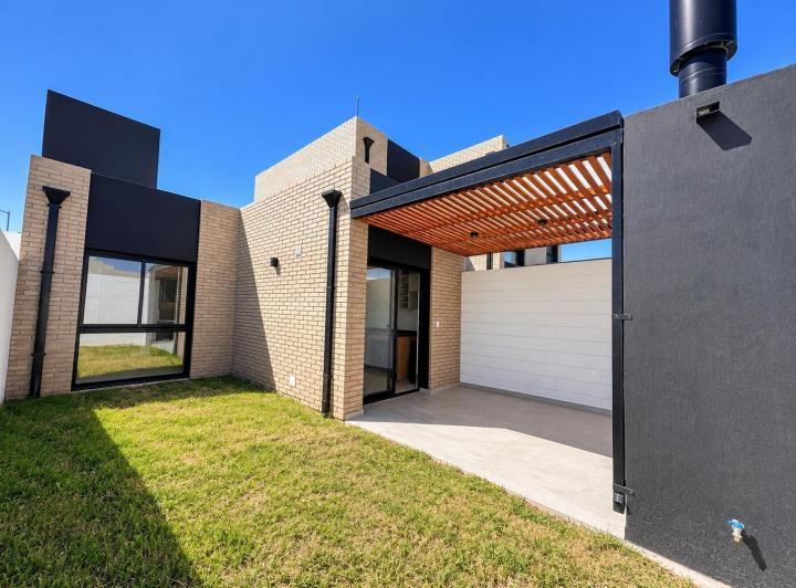 Casa · 65m² · 3 Ambientes · 1 Cochera