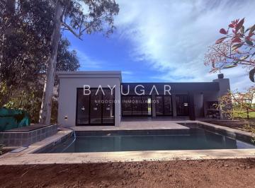 Casa · 135m² · 4 Ambientes · 3 Cocheras · Venta - Casa a Estrenar en Barrio Santo Tomas - Pilar