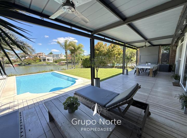 Casa · 278m² · 6 Ambientes · 3 Cocheras