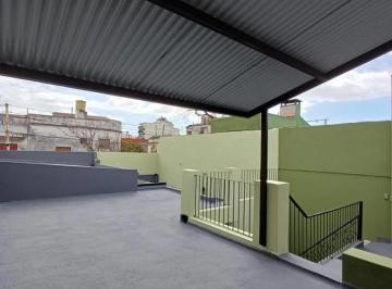 Casa · 106m² · 4 Ambientes · Casa Chalet en Venta en Parque Chacabuco, Capital Federal, Buenos Aires