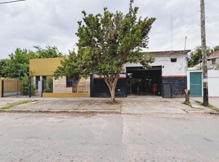 Casa · 249m² · 3 Ambientes · 1 Cochera