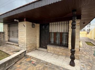 Casa · 120m² · 3 Ambientes · 1 Cochera · Venta Chalet 2 Dorm., Zona Semicentrica