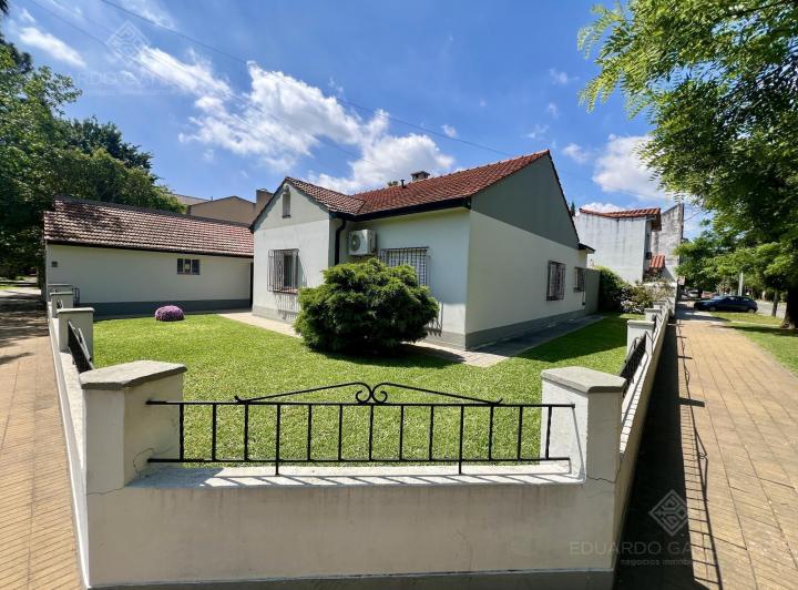 Casa · 165m² · 6 Ambientes · 1 Cochera