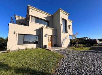 Casa · 200m² · 4 Ambientes · Venta Casa Exclusiva Club de Campo Haras del Mar