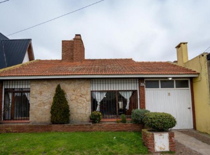 Casa · 135m² · 3 Ambientes · 2 Cocheras