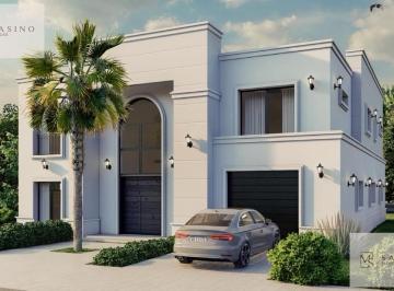 Casa · 351m² · 4 Ambientes · 4 Cocheras · Casa de Categoría a Estrenar en El Barrio Privado Rumencó Joven