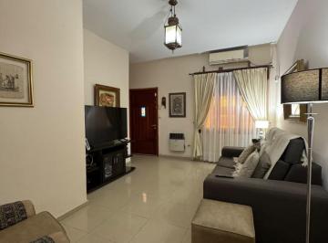 Casa · 190m² · 7 Ambientes · 1 Cochera · Casa en Venta en Alta Córdoba