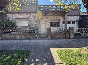 Casa · 125m² · 3 Ambientes · 1 Cochera · Venta Casa 3 Amb Aldo Bonzi Patio Terraza Garaje