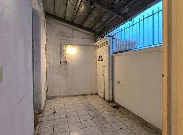 PH · 50m² · 2 Ambientes · PH en Venta Sin Expensas, a Refaccionar, con Patio – Ideal Inversor – Villa Gene
