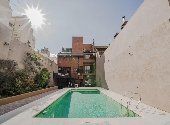 Casa · 421m² · 8 Ambientes · 4 Cocheras