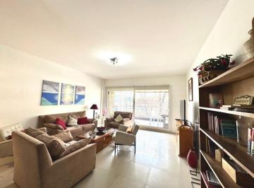 Departamento de 3 ambientes, Villa Ortuzar · Cómodo Apartamento de 2 Habitaciones con Amplio Balcón.
