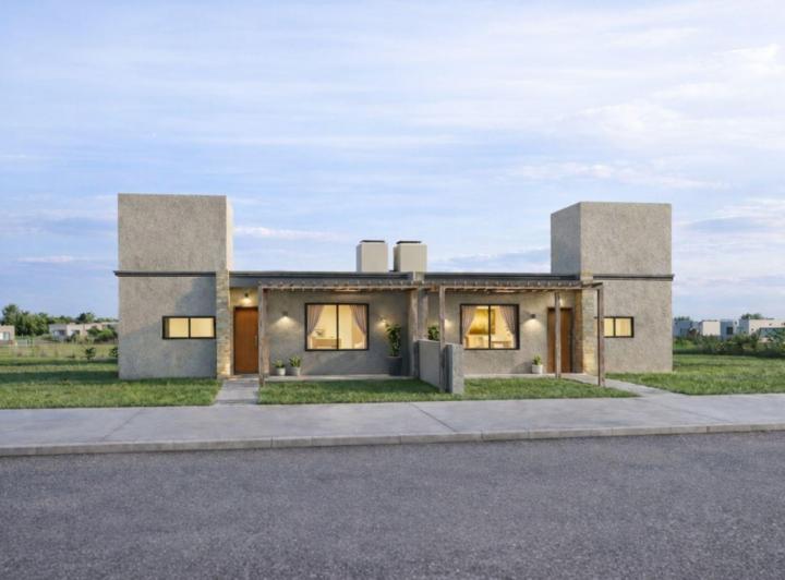 Casa · 85m² · 8 Ambientes · 2 Cocheras