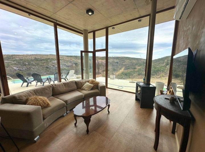 Casa · 102m² · 6 Ambientes · 1 Cochera