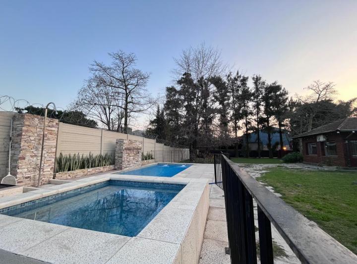 Casa · 300m² · 4 Ambientes