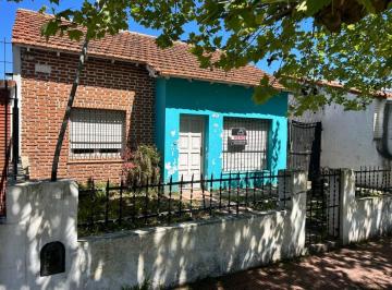 Casa · 70m² · 4 Ambientes · 2 Cocheras · Casa 4 Amb a Reciclar