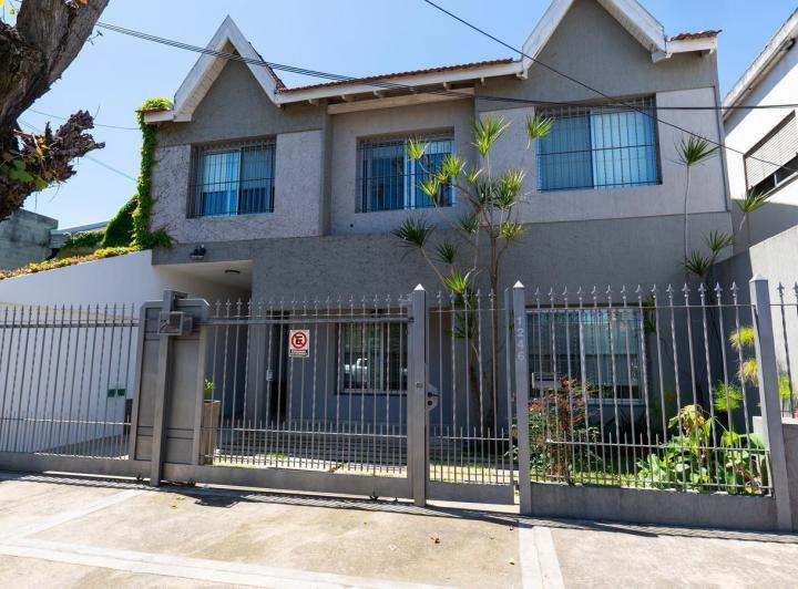 Casa · 161m² · 5 Ambientes · 2 Cocheras