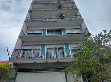 Departamento · 150m² · 4 Ambientes · 1 Cochera · Departamento en Alquiler 4 Ambientes con Cochera en Quilmes Centro. impecable!