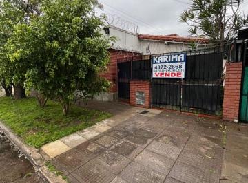 Casa de 3 ambientes, Morón · Haedo. Uruguay 900. Casa 3 Amb. con Patio (Apto Credito)