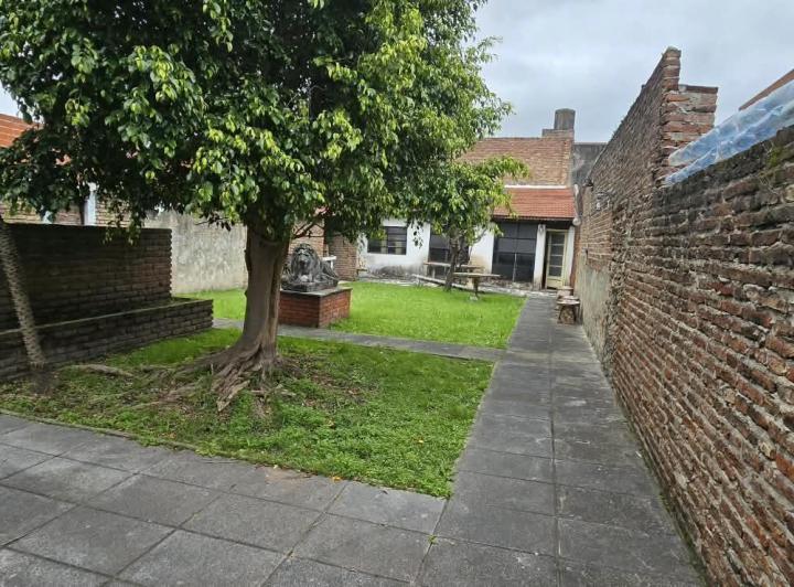 Terreno · 233m²