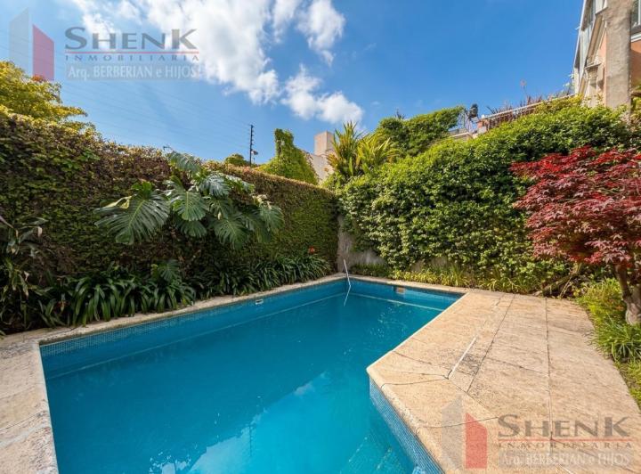 Casa · 263m² · 5 Ambientes · 1 Cochera