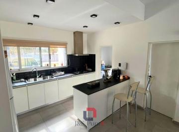 Casa · 195m² · 4 Ambientes · 2 Cocheras · Vendo Casa en Mendiolaza Housing