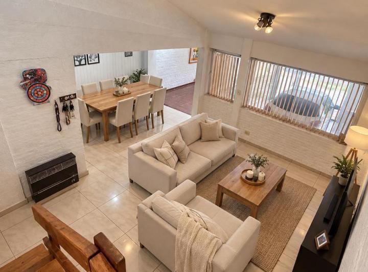 Casa · 149m² · 6 Ambientes · 1 Cochera