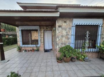 Casa · 116m² · 4 Ambientes · 2 Cocheras · Casa en Bosques