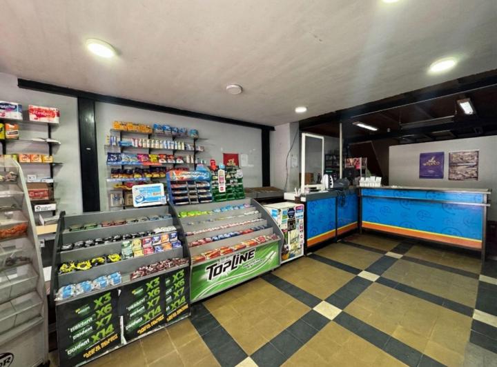 Local comercial · 140m²